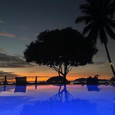 Amila Dive Beach Resort Sipalay Buitenkant foto