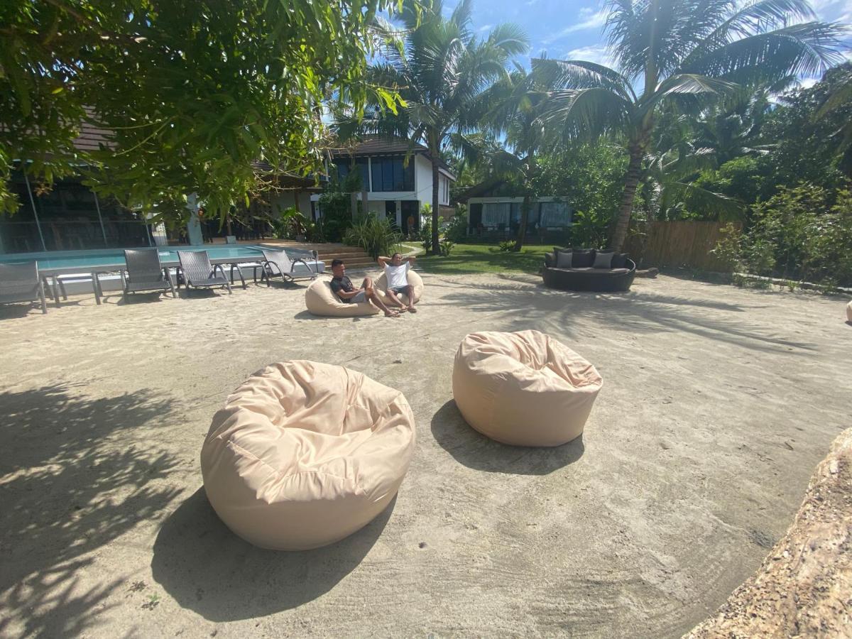 Amila Dive Beach Resort Sipalay Buitenkant foto