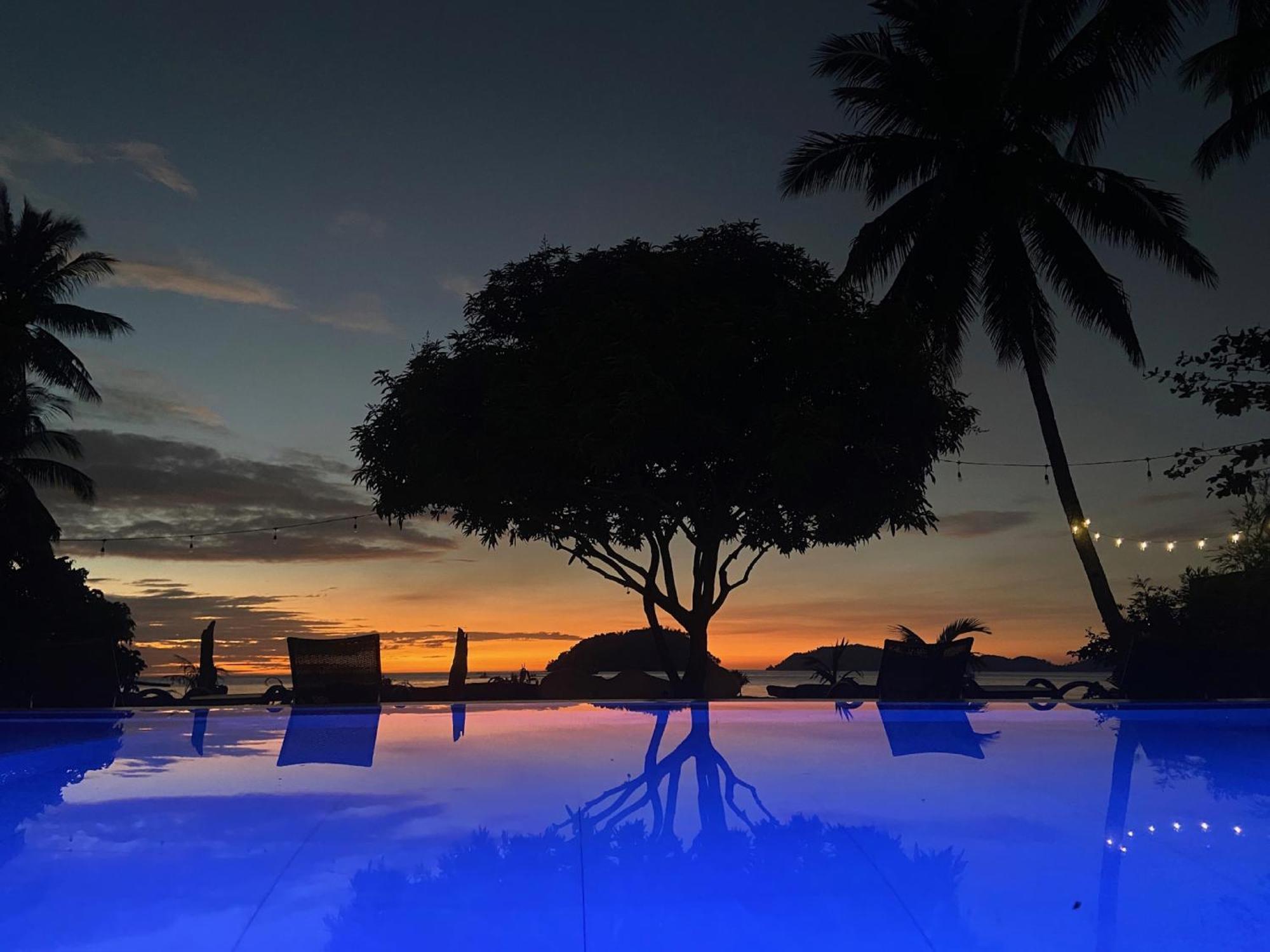 Amila Dive Beach Resort Sipalay Buitenkant foto