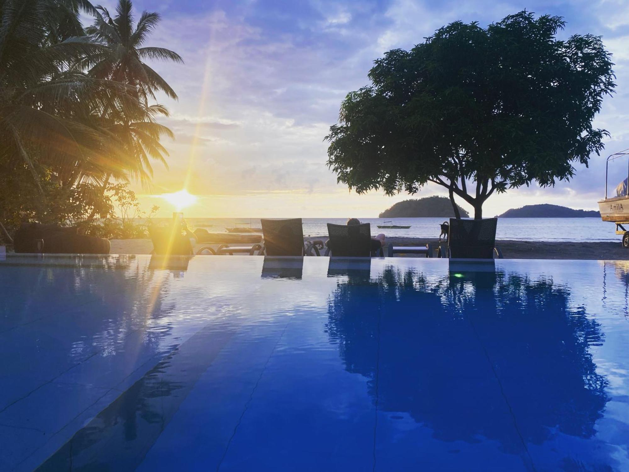 Amila Dive Beach Resort Sipalay Buitenkant foto