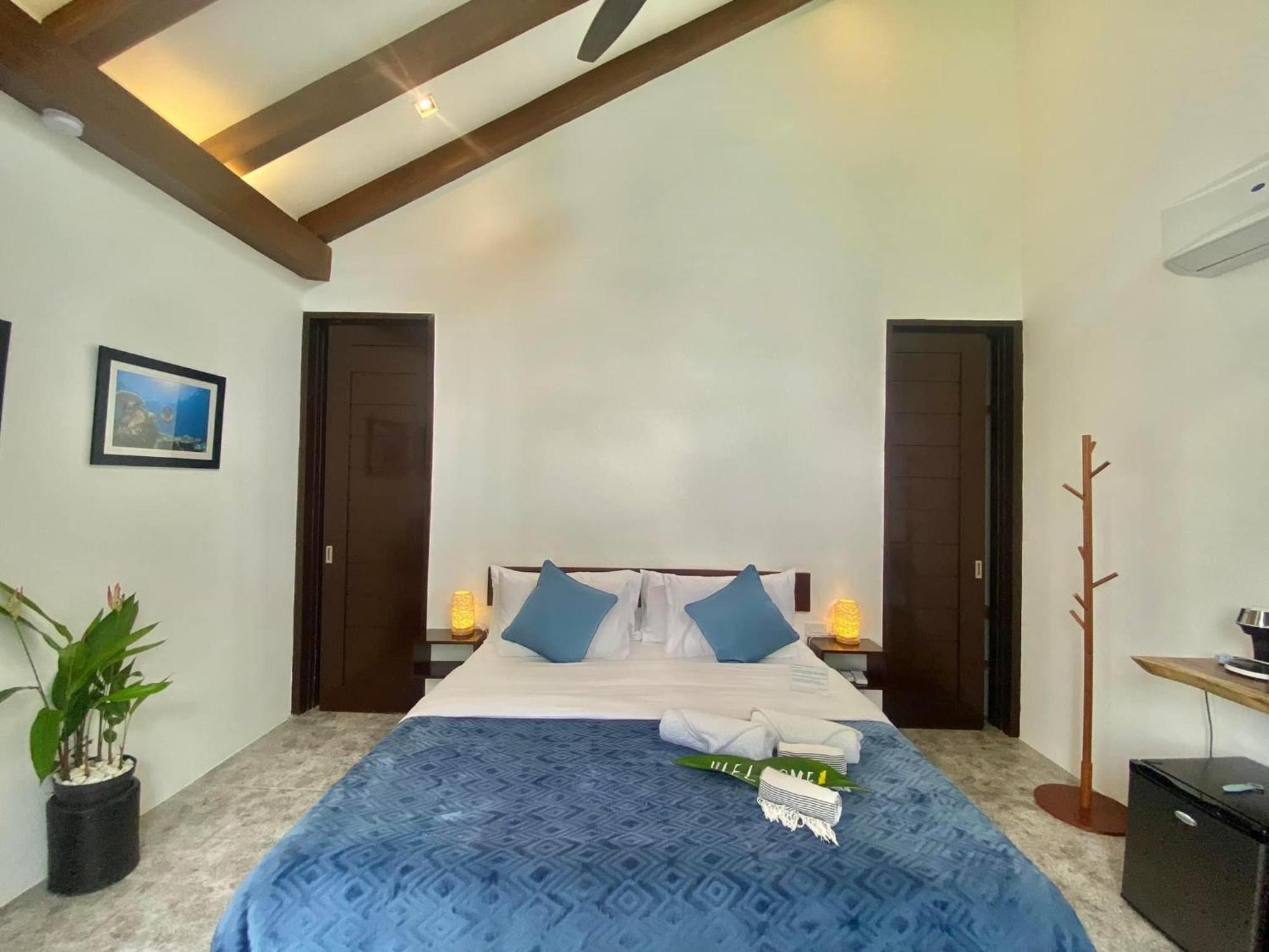 Amila Dive Beach Resort Sipalay Buitenkant foto