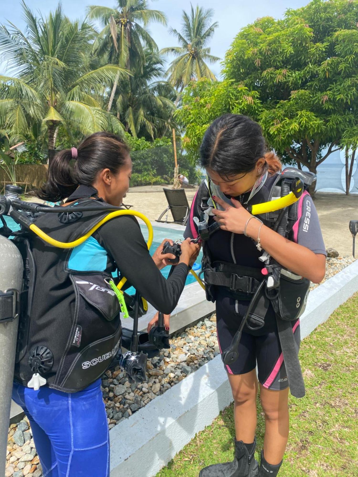 Amila Dive Beach Resort Sipalay Buitenkant foto